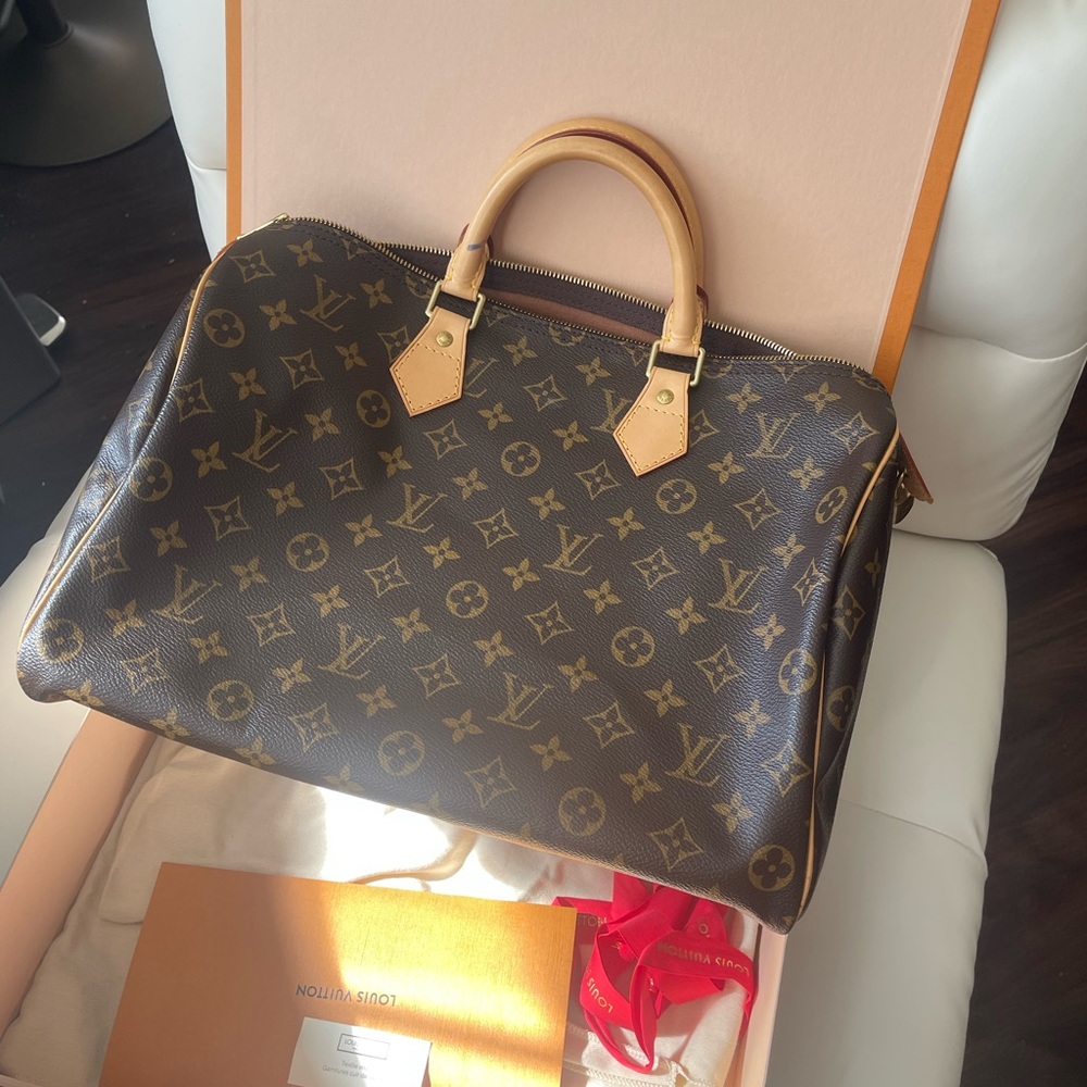 Louis Vuitton Speedy 35 monogram